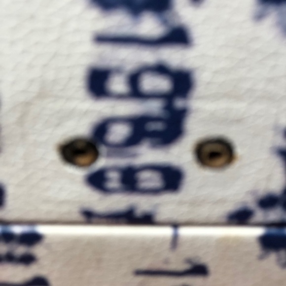 Crosley Black and White Patterned Turntable - Picture 10 of 12